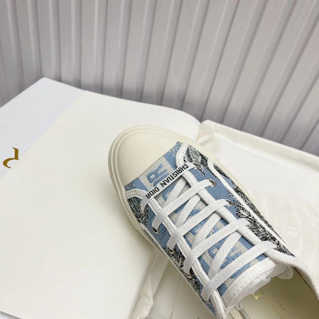 👟👟Ex-factory price 520👟👟 High version in stock, Dior (Dior) flat sneakers are fully embroidered with iconic patterns, ready in stock High quality Dior (Dior) flat sneakers are fully embroidered with iconic patterns👟👟 ♦️Top quality in the market🎗Breaking hot item in foreign counters🎗Non-common imitation version in the market🎗🔳The fabric is made of Italian🇮🇹imported fabrics❗️Embroidered upper, original mold injection Logo frosted five-pointed star outsole🔳Inside imported lambskin+high elasticity Injection molding mold Logo foam feet Size number: 35 to 42 (42 customized)